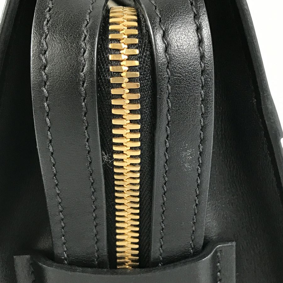 プラダ ハンドバッグ