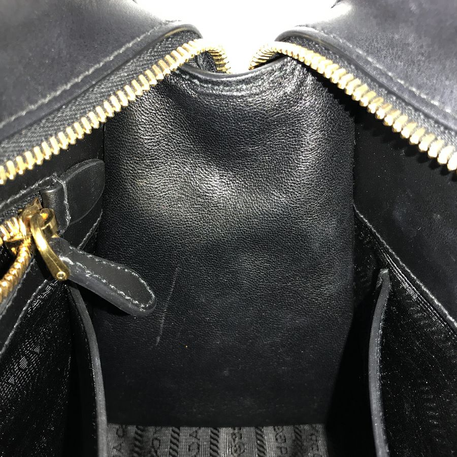 プラダ ハンドバッグ