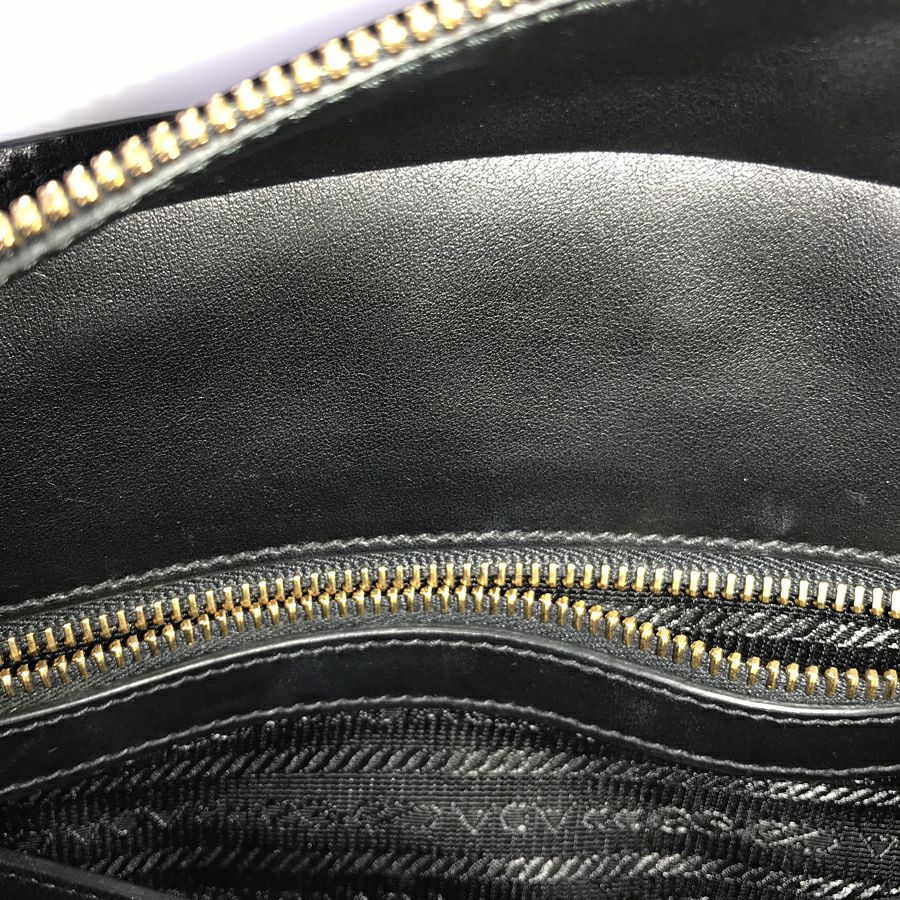 プラダ ハンドバッグ