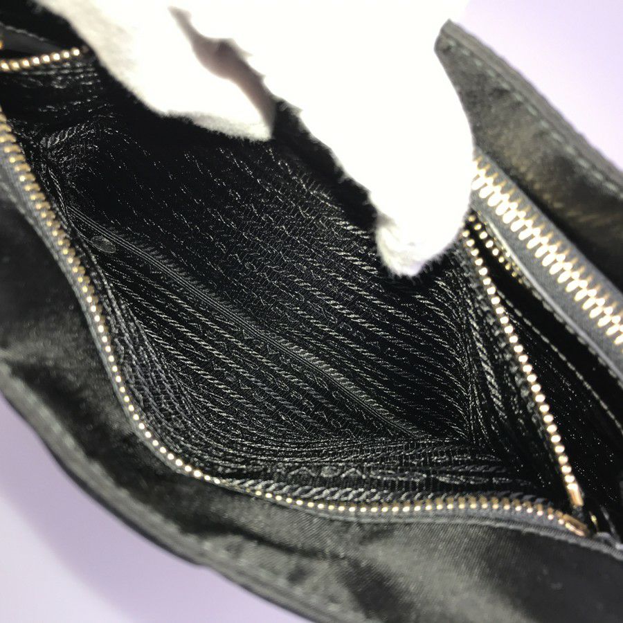 プラダ トートバッグ