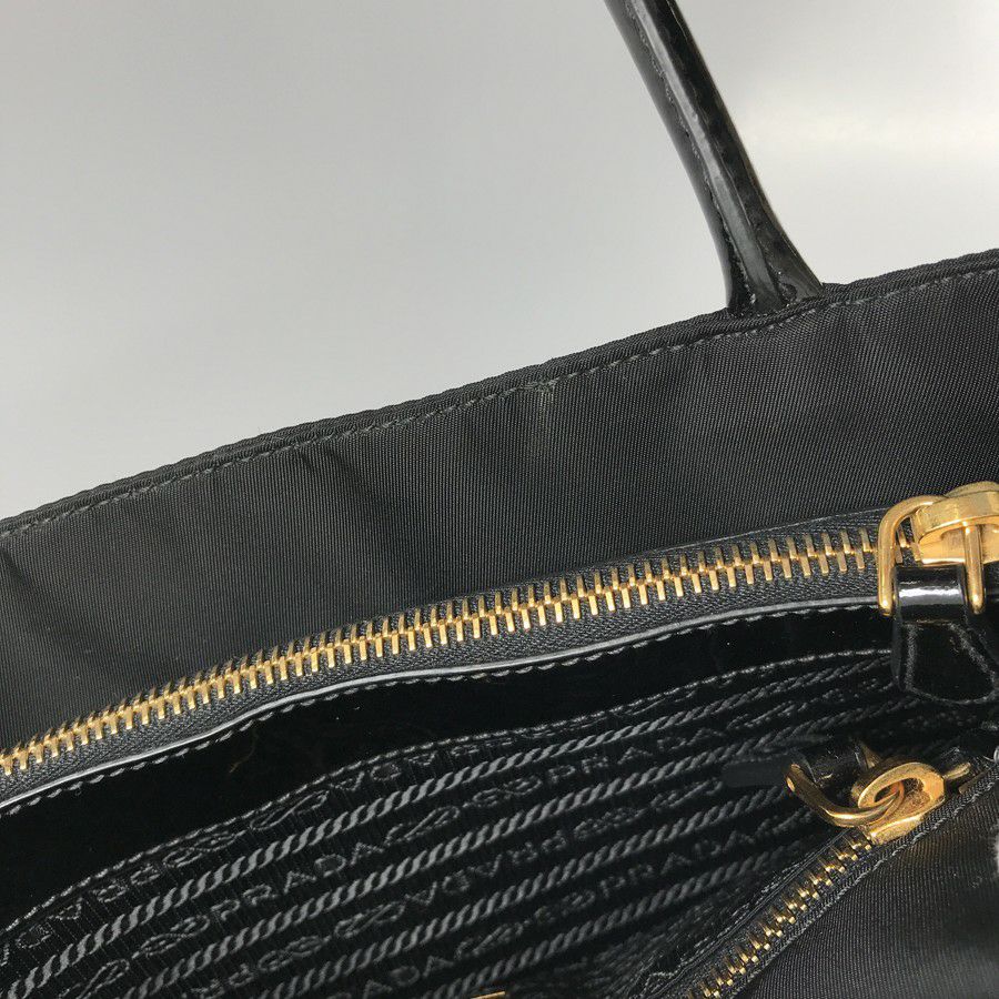 プラダ トートバッグ