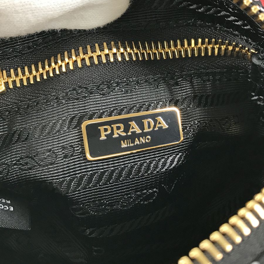 プラダ ポーチ