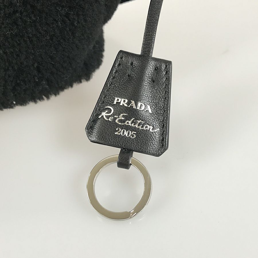 プラダ ショルダーバッグ