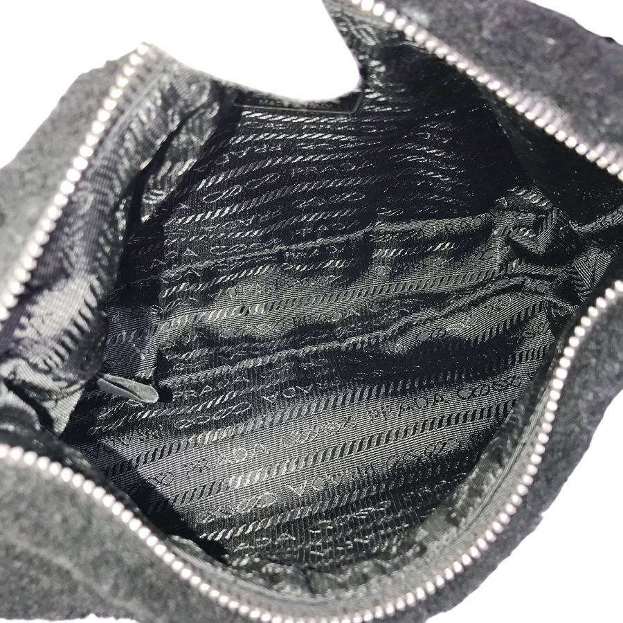 プラダ ショルダーバッグ