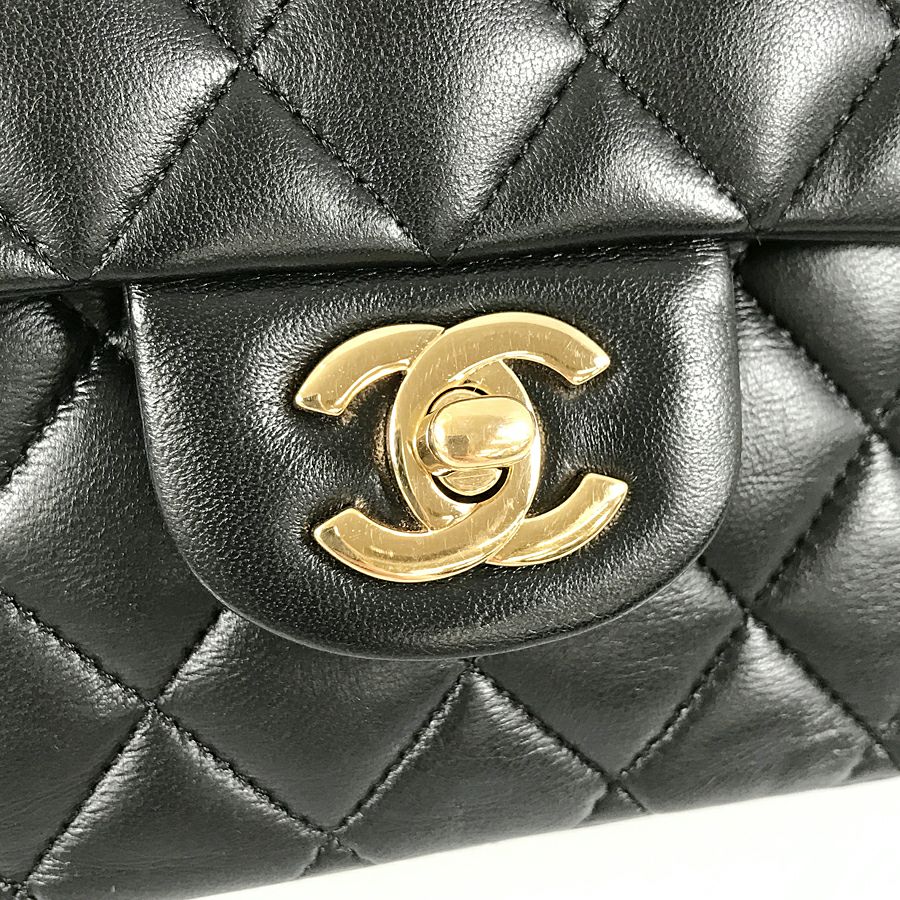 シャネル ショルダーバッグ