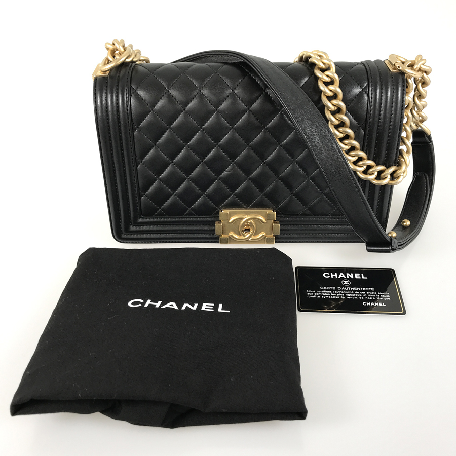 シャネル ショルダーバッグ