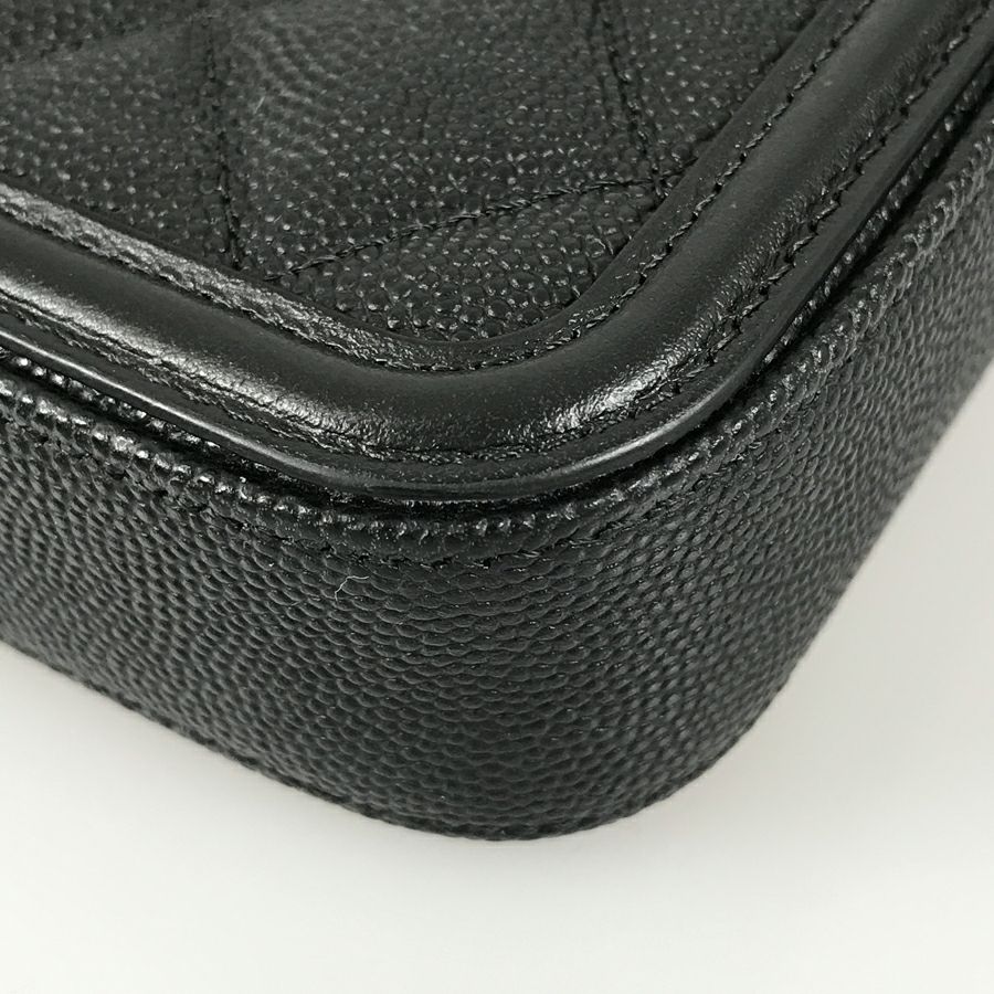 シャネル ショルダーバッグ