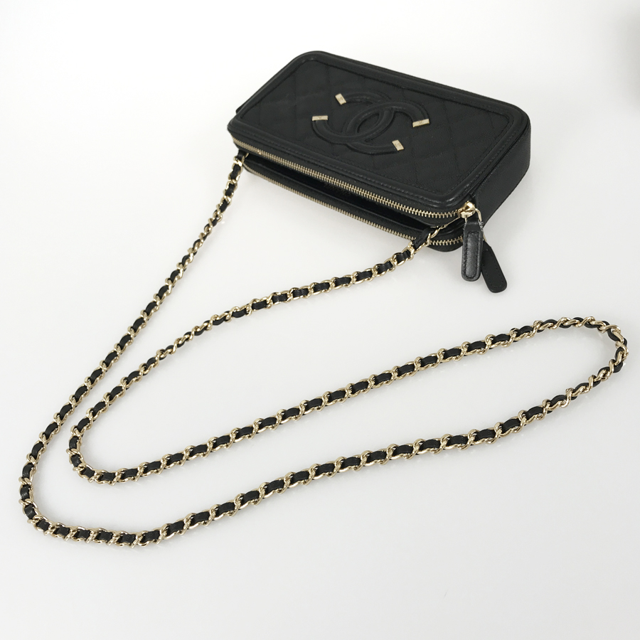 シャネル ショルダーバッグ