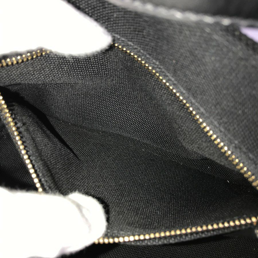 プラダ トートバッグ