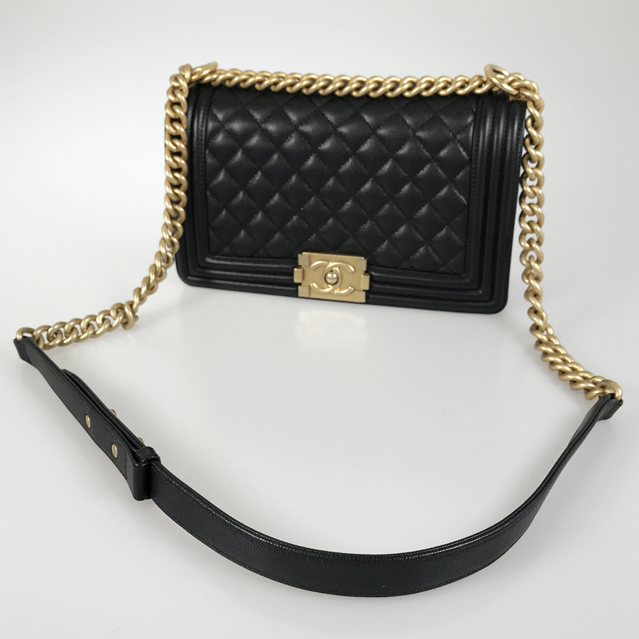 シャネル ショルダーバッグ