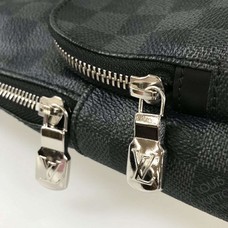 ルイ・ヴィトン ダミエ グラフィット アヴェニュー スリングバッグ  ボディバッグ