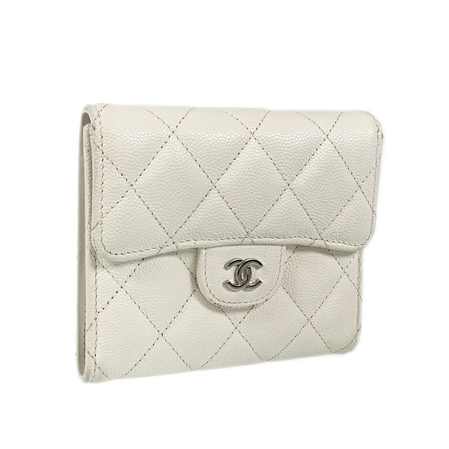 シャネル 三つ折り財布