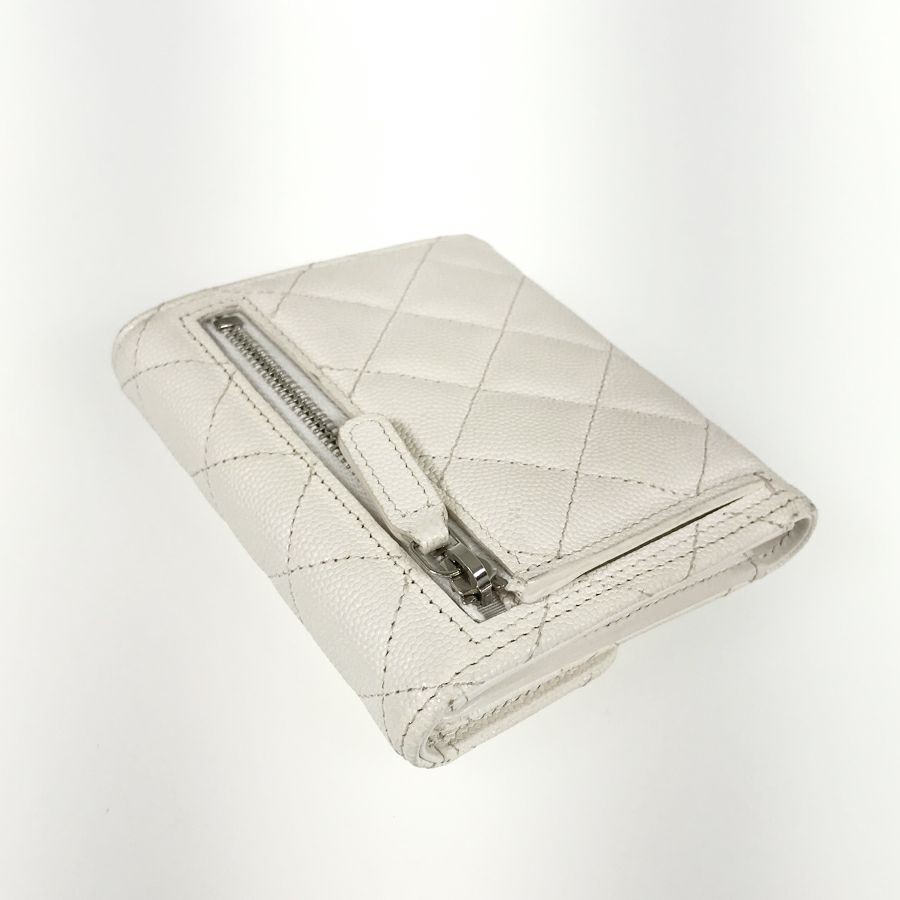 シャネル 三つ折り財布