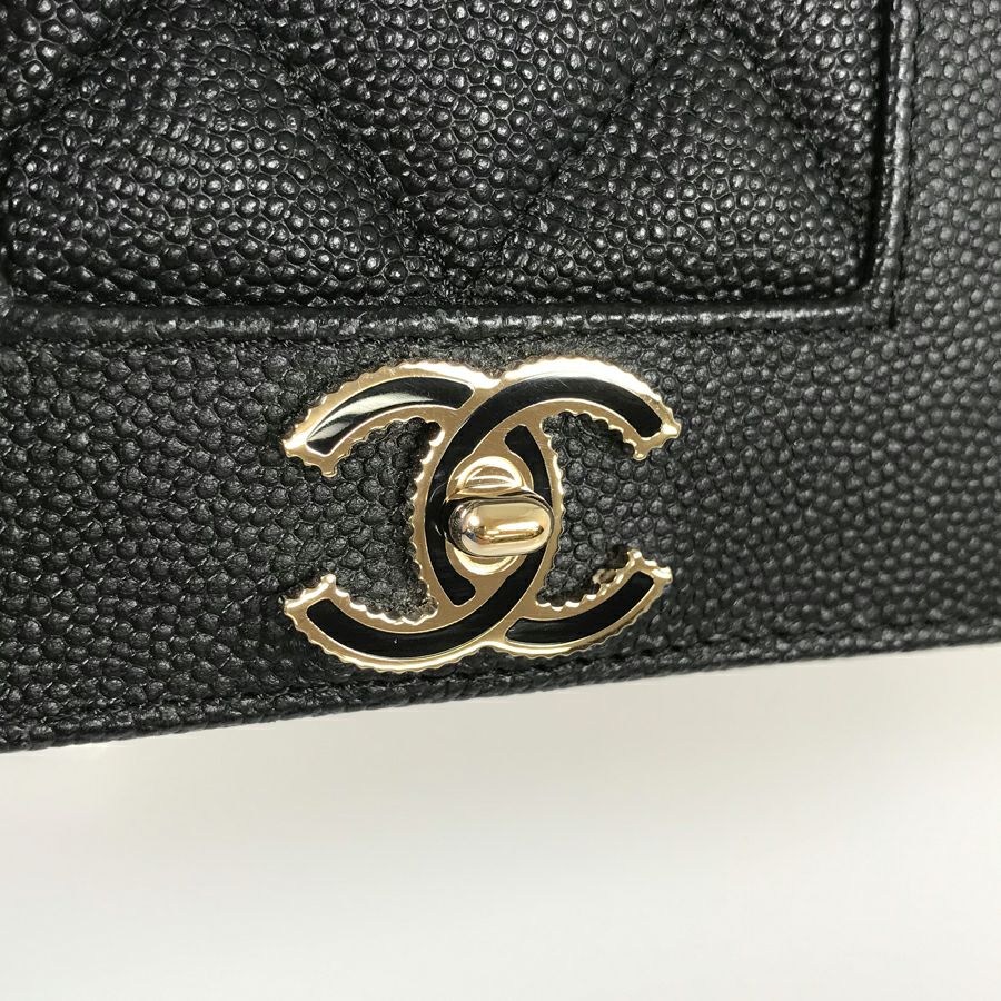 シャネル 三つ折り財布