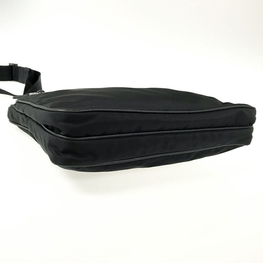 プラダ ショルダーバッグ