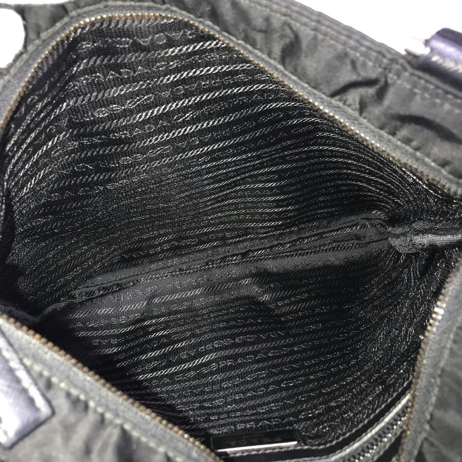 プラダ ショルダーバッグ