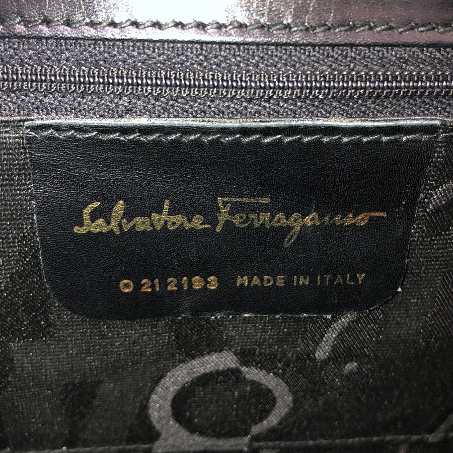 サルヴァトーレフェラガモ ハンドバッグ