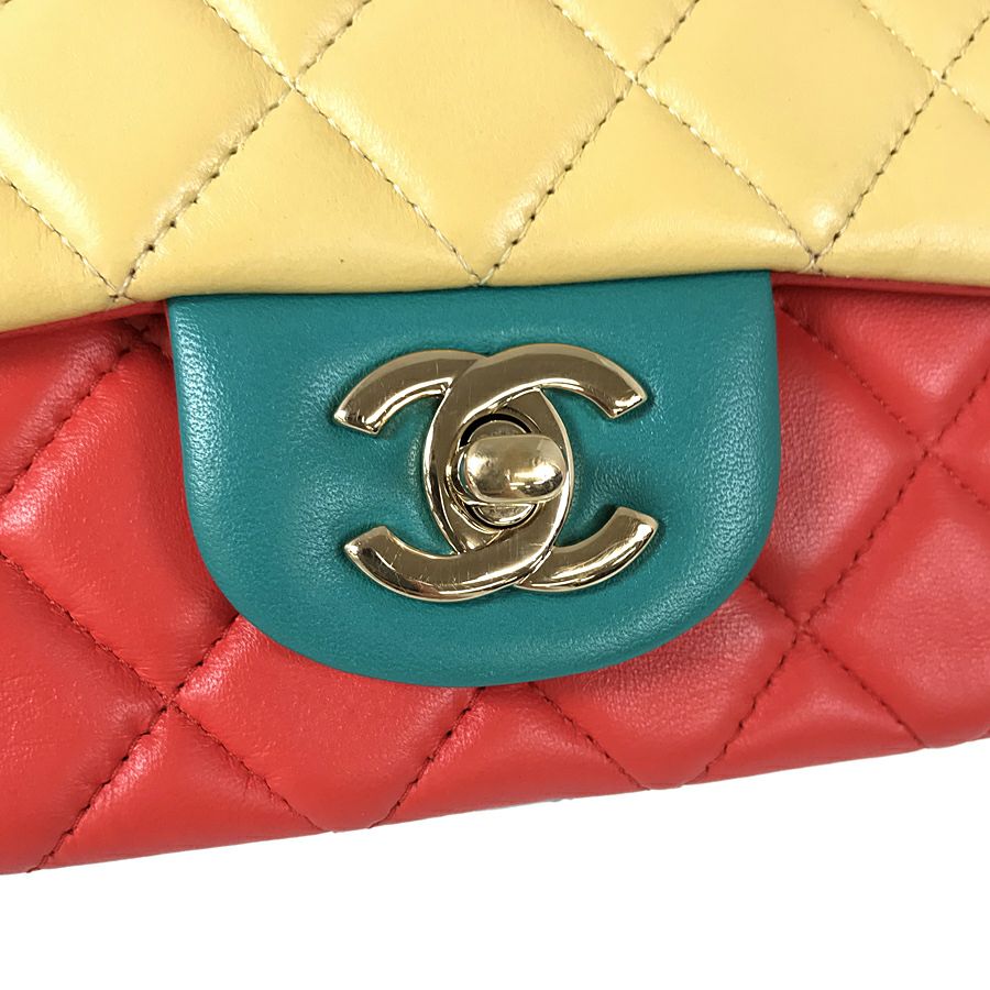 シャネル ショルダーバッグ