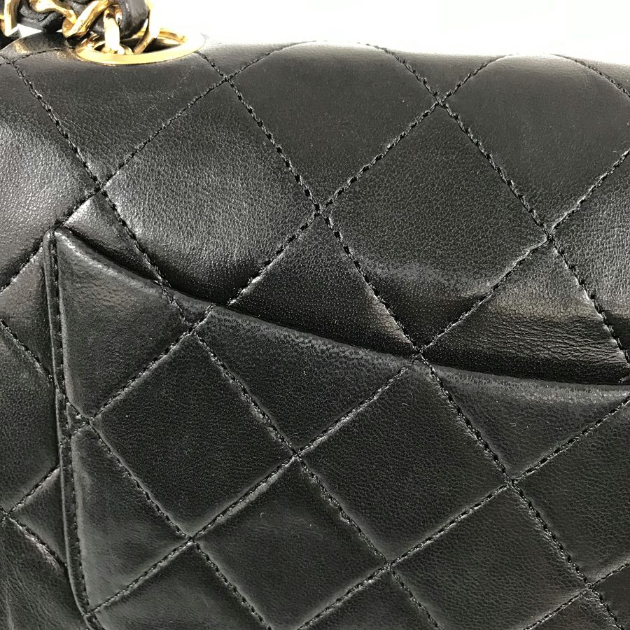 シャネル ショルダーバッグ