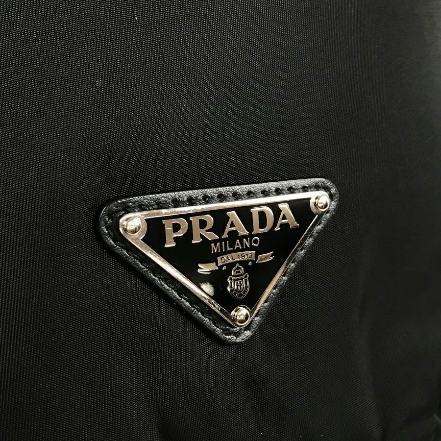 プラダ ボディバッグ