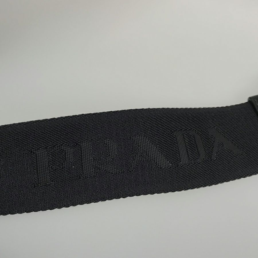 プラダ ボディバッグ