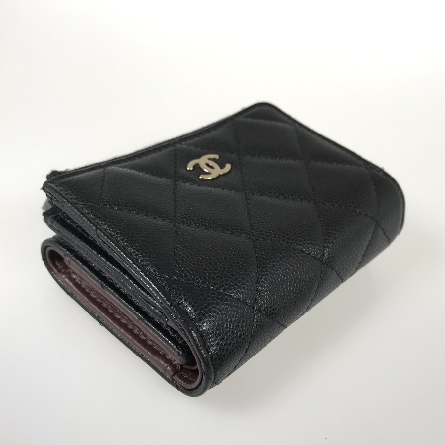 シャネル 三つ折り財布