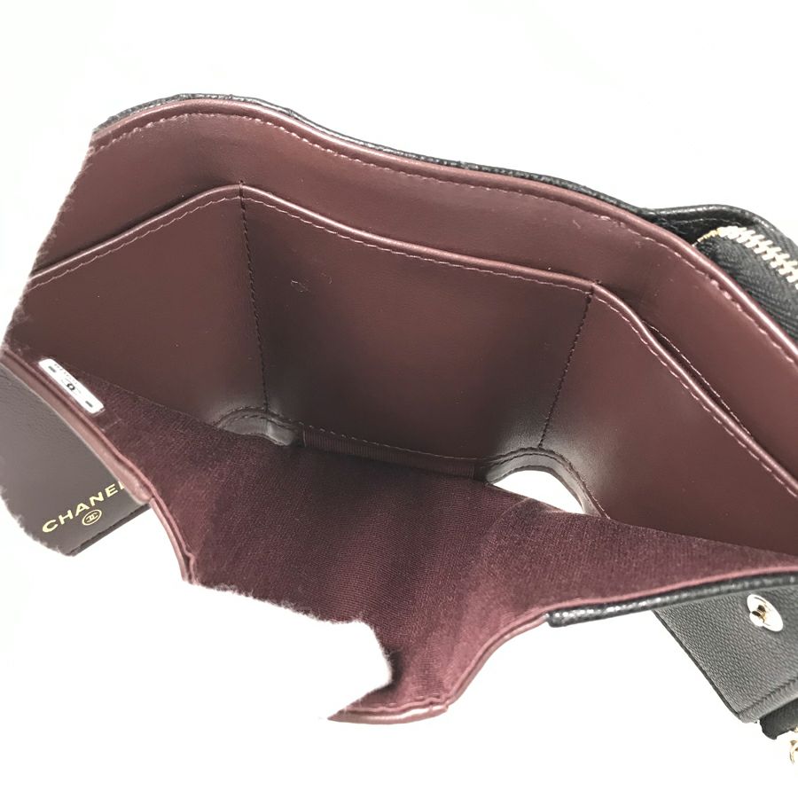 シャネル 三つ折り財布