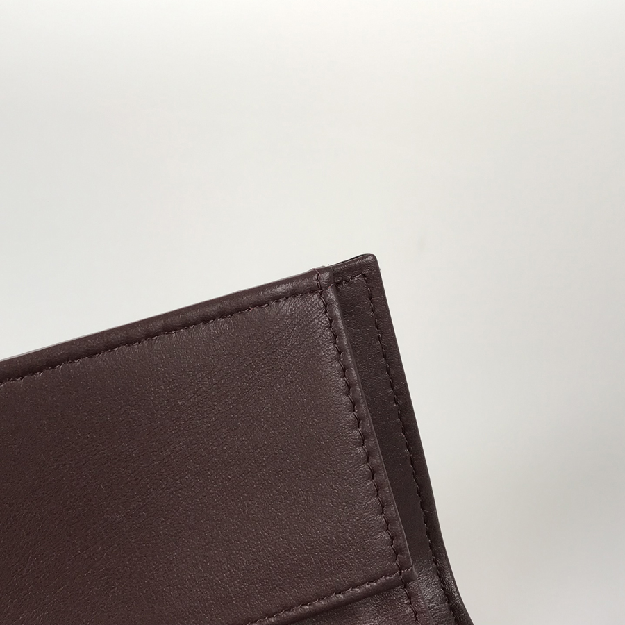 シャネル 三つ折り財布