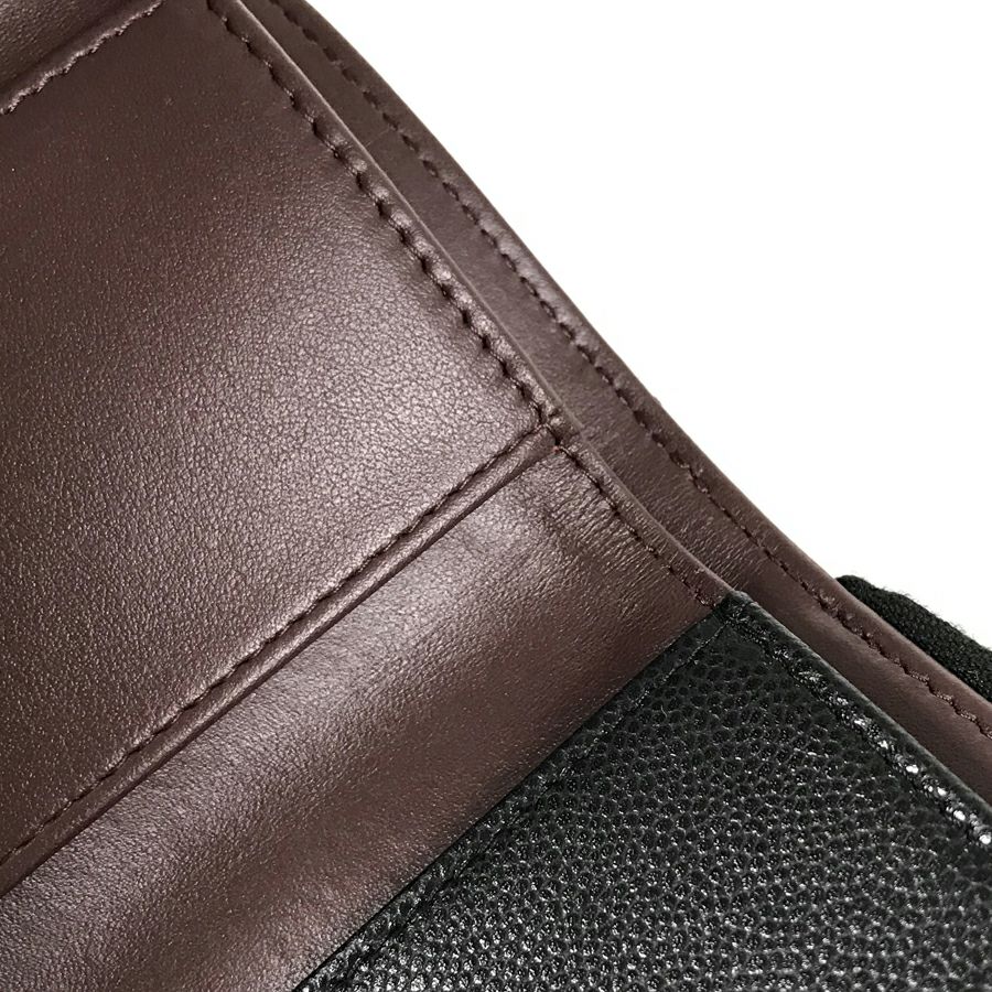シャネル 三つ折り財布