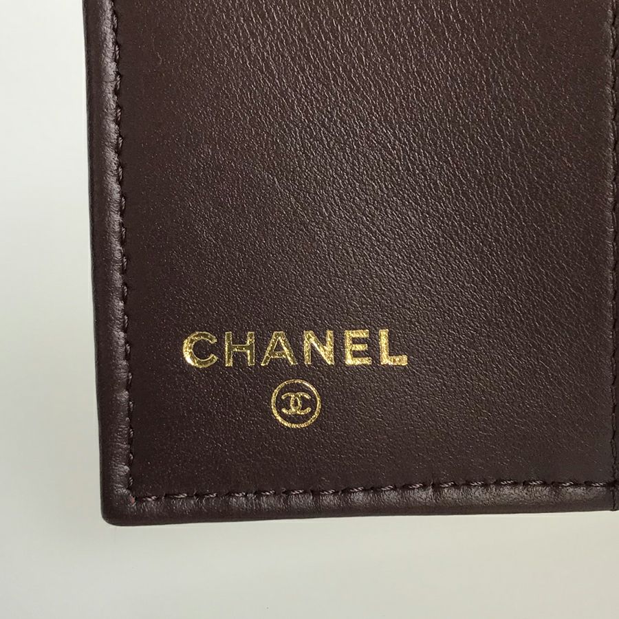 シャネル 三つ折り財布