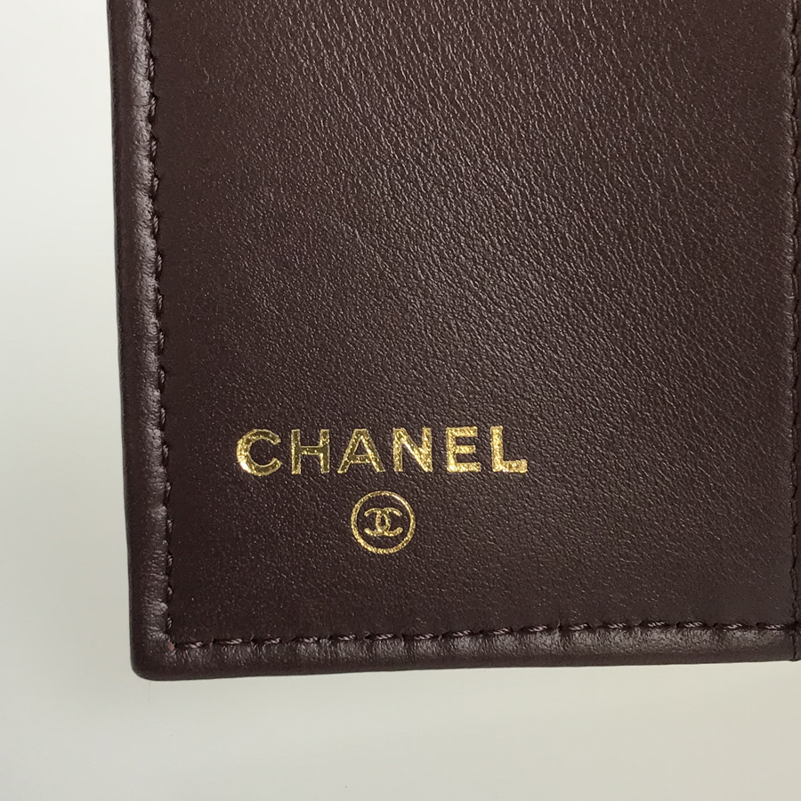 シャネル 三つ折り財布