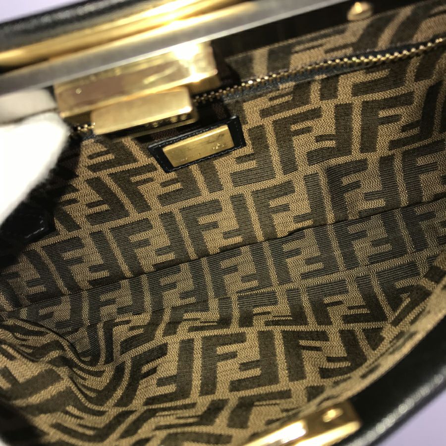 フェンディ ハンドバッグ