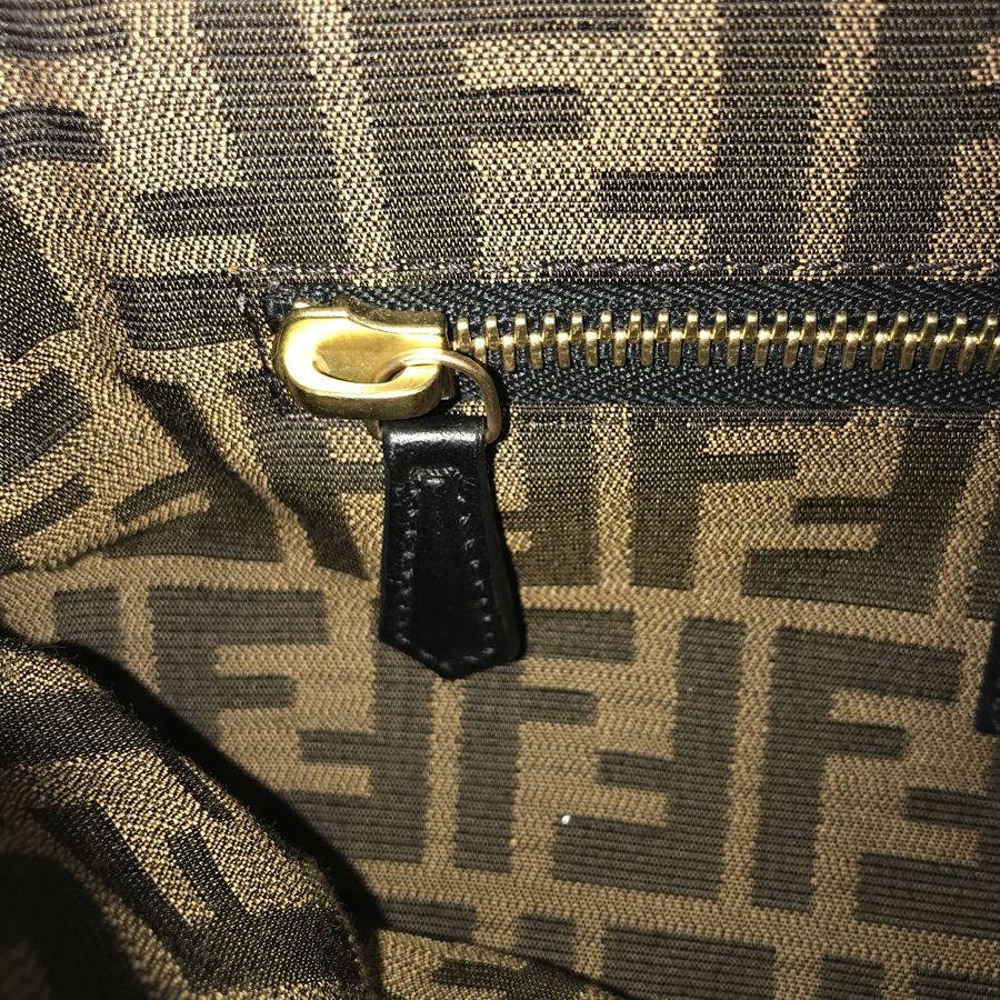 フェンディ ハンドバッグ