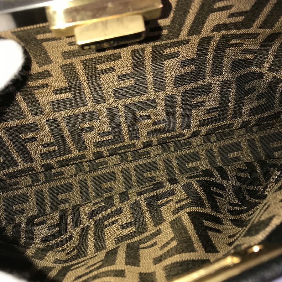 フェンディ ハンドバッグ