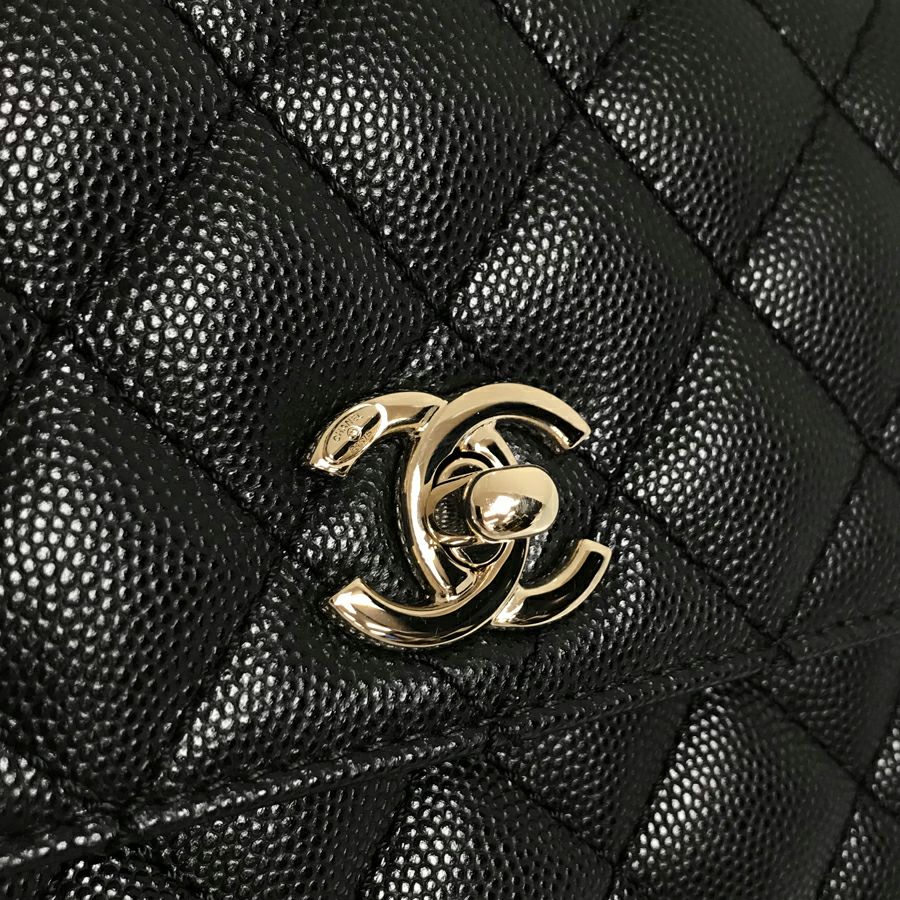 シャネル ハンドバッグ