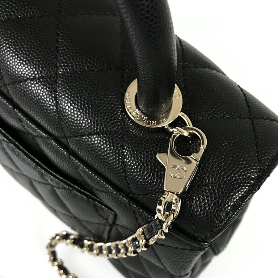 シャネル ハンドバッグ