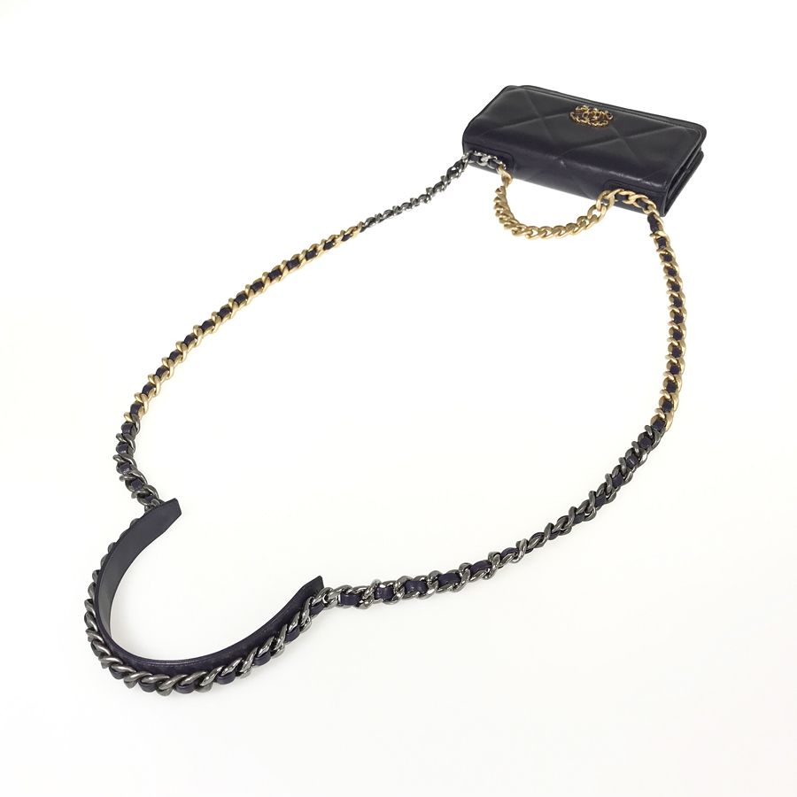 シャネル ショルダーバッグ