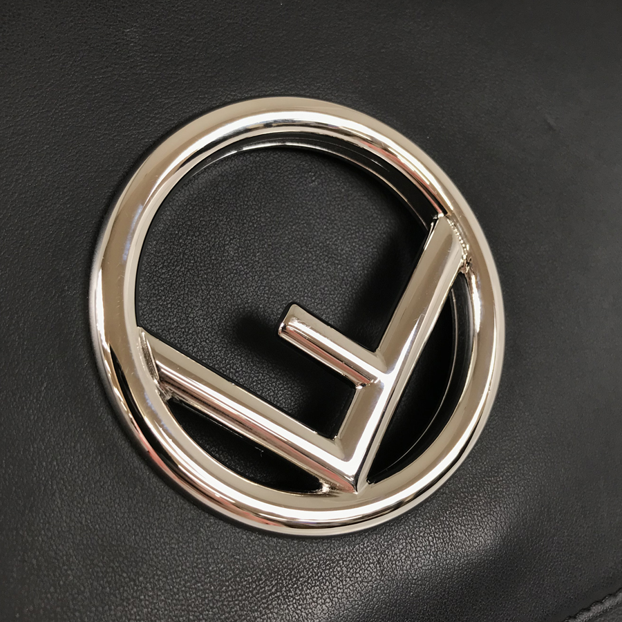 フェンディ ハンドバッグ