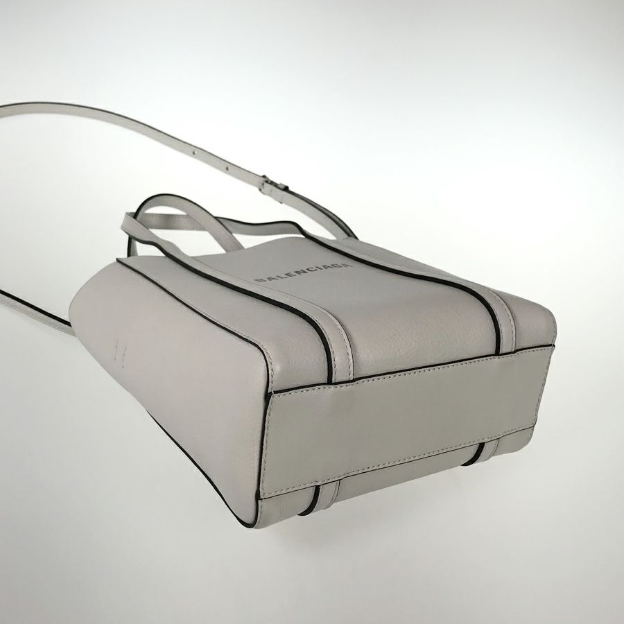 バレンシアガ トートバッグ