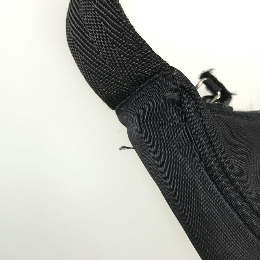 プラダ ハンドバッグ