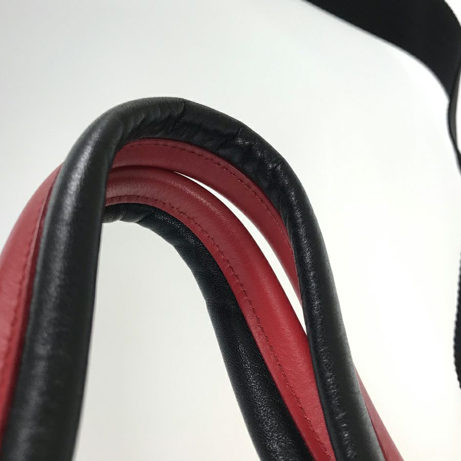 プラダ ハンドバッグ