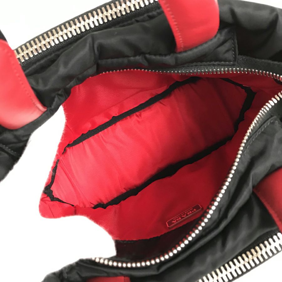 プラダ ハンドバッグ