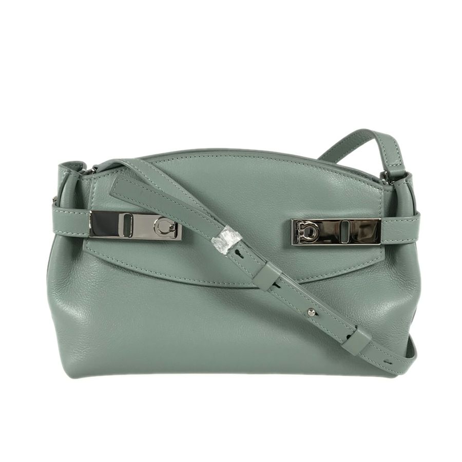 サルヴァトーレフェラガモ ショルダーバッグ