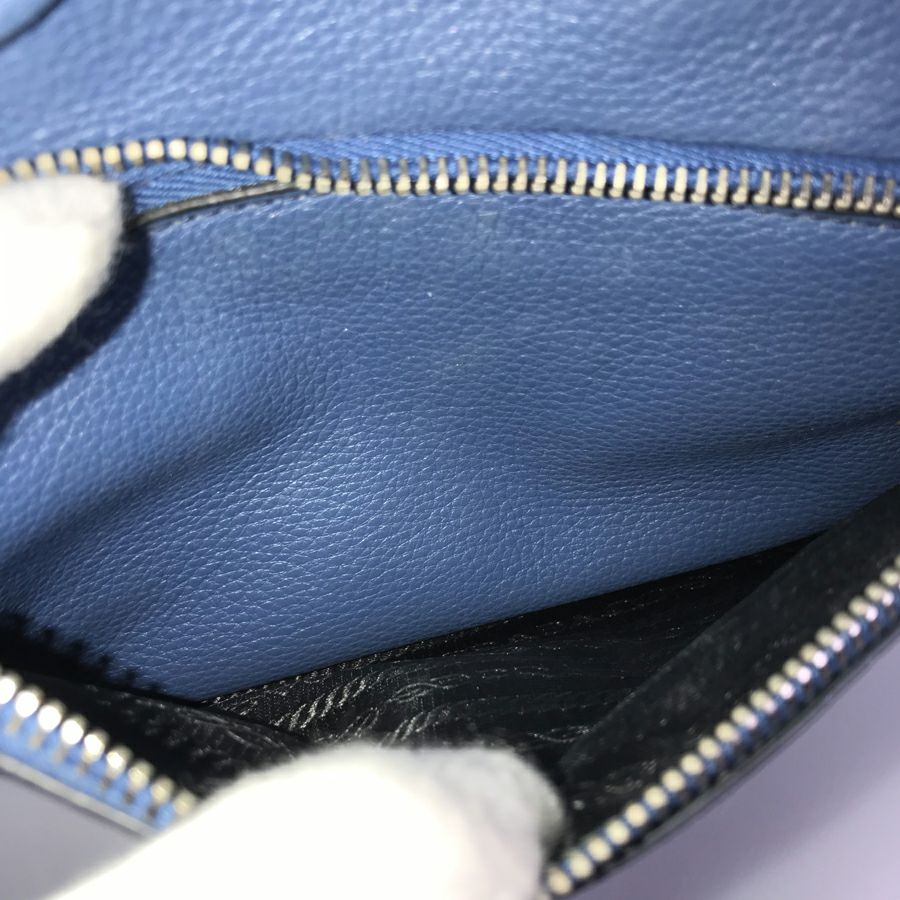 プラダ トートバッグ