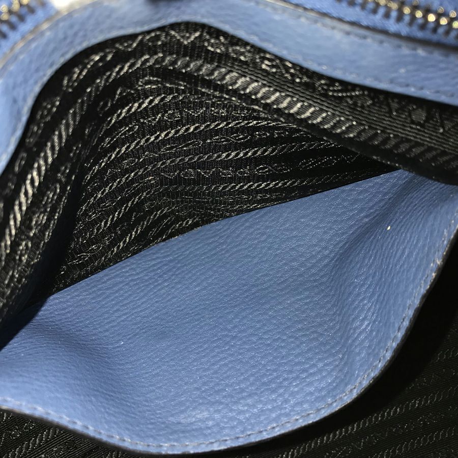 プラダ トートバッグ