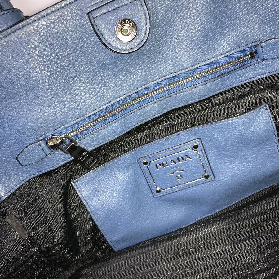 プラダ トートバッグ
