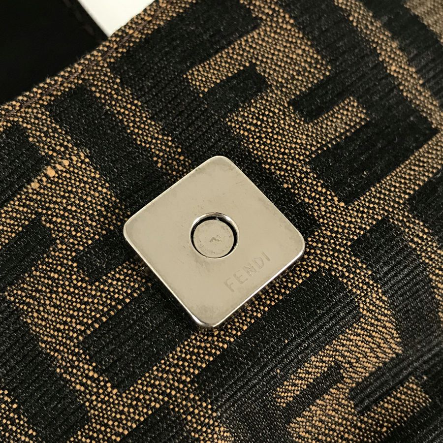 フェンディ ハンドバッグ