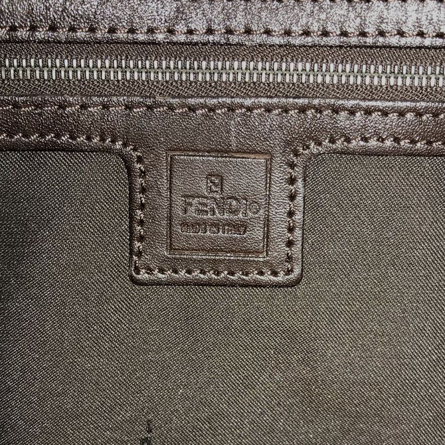 フェンディ ショルダーバッグ