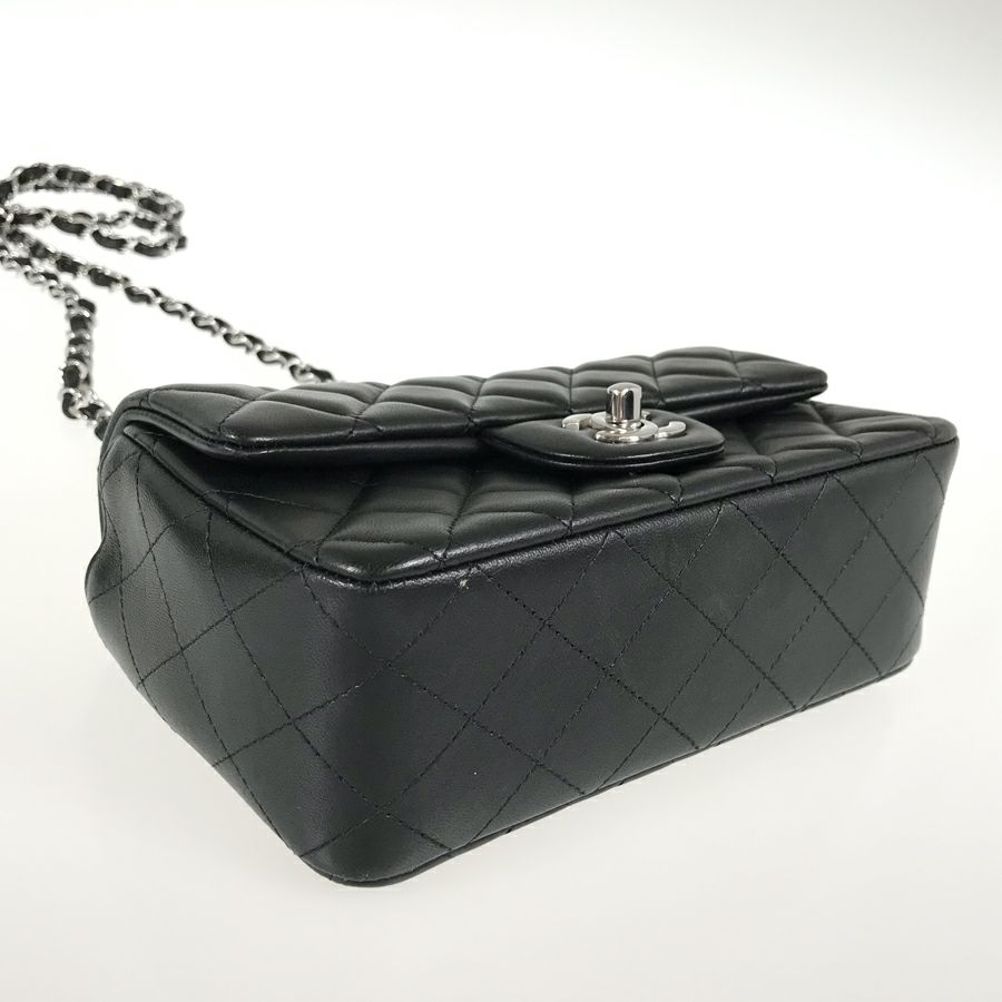 シャネル ショルダーバッグ