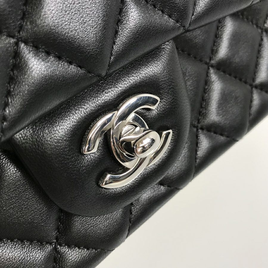 シャネル ショルダーバッグ